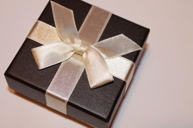 珠寶包裝設(shè)計(jì)案例.jpg 珠寶包裝設(shè)計(jì)案例.jpg